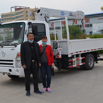 藍(lán)牌隨車吊鄭州廠家包上戶