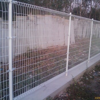 佛山南海双圈护栏网铁丝网围栏镀锌钢丝护栏网