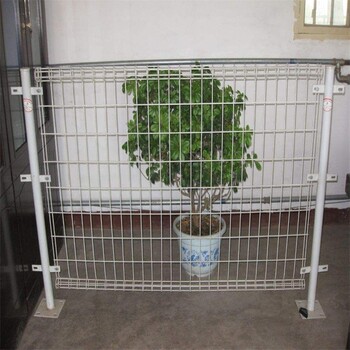 園藝雙圈護(hù)欄網(wǎng)廠家——沃達(dá)金屬絲網(wǎng)制品有限公司