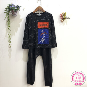 睿利熊童裝國(guó)內(nèi)一二線品牌折扣童裝店貨源