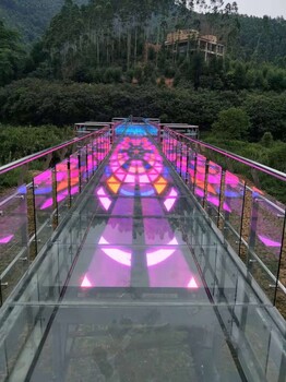 旅游景區(qū)玻璃棧道