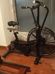 德钰厂家供应单车超静音运动健身车室内运动健身器材风阻自行车