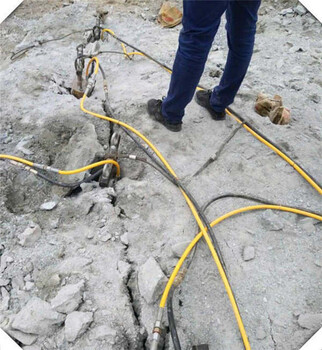 湖南石材场挖掘矿山岩石开采就用劈裂机