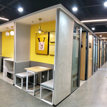 木棉湾地铁口附近《布吉小型办公室出租》提供红本，全新家私，拎包办公