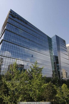 珠海幕墻維修公司幕墻玻璃更換高空玻璃維修外墻玻璃安裝