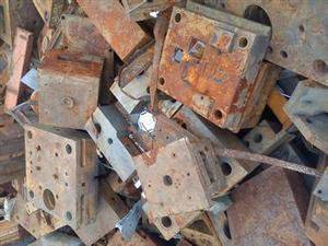 深圳钢板桩回收/哪里有深圳旧线路板多少钱一吨