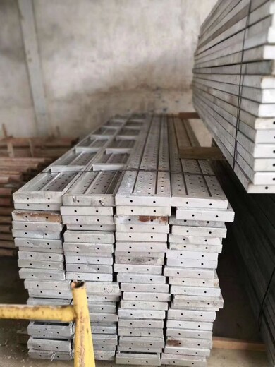 汕头施工钢板桩（随着市场变动）回收旧工字钢