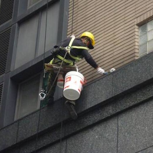 广州市黄埔区雨棚搭建铁硼防水多少钱