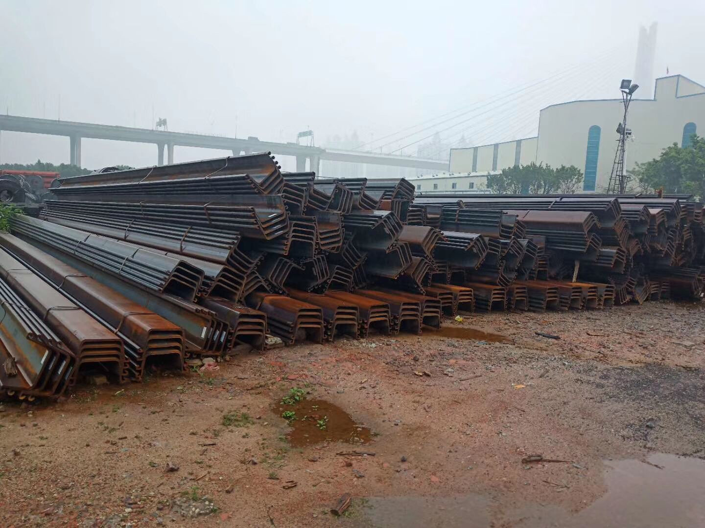 深圳市收购钢板桩，深圳市收购钢板桩回收厂房整体报价