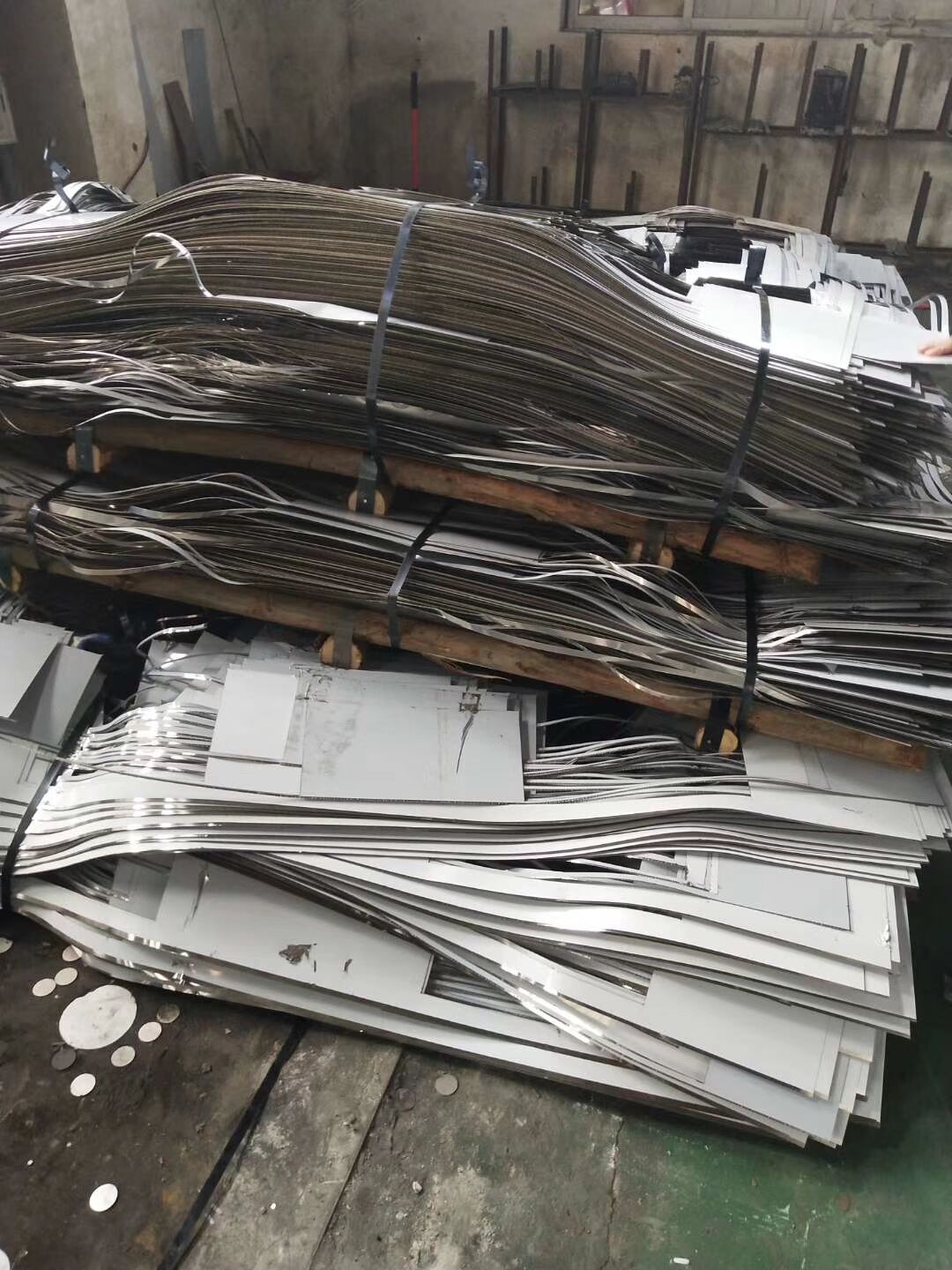 东莞横沥镇废模具铁回收单价格，回收，电话