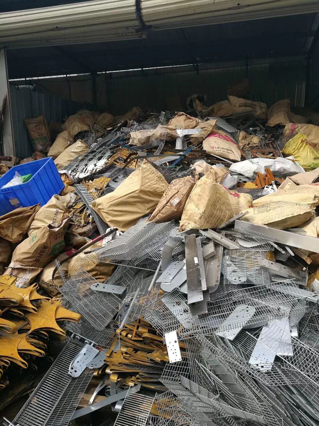 库存广州天河废旧闸板回收正规整场打包价格