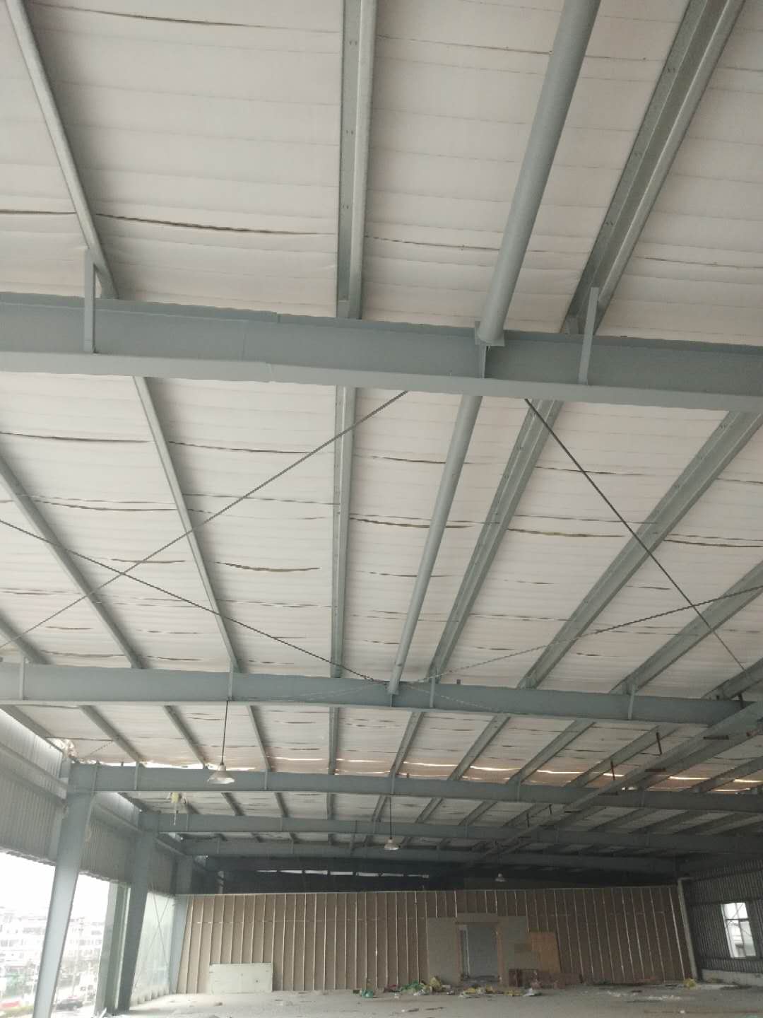 揭阳市钢结构工程有限公司 提供搭建板房、每平方铁棚树脂瓦更换价格
