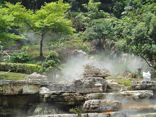 四川绵阳人造雾设备造雾机众策山水为您造景降温