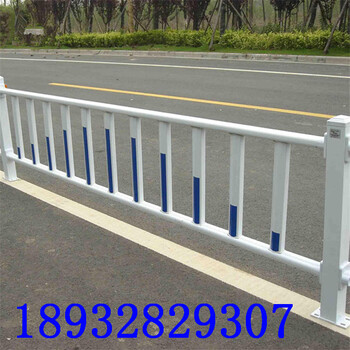 河北安平聚光絲網(wǎng)廠定制市政道路護(hù)欄市政護(hù)欄網(wǎng)