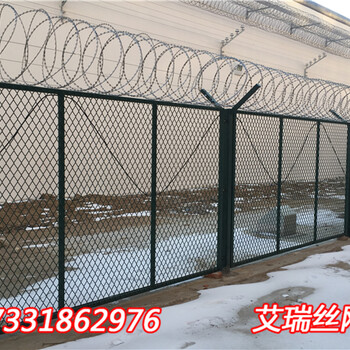 监狱钢网墙监狱隔离网监狱护栏网刀片刺丝滚笼网-