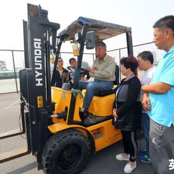 廣州叉車培訓(xùn)哪些內(nèi)容，考叉車證需要培訓(xùn)多久？