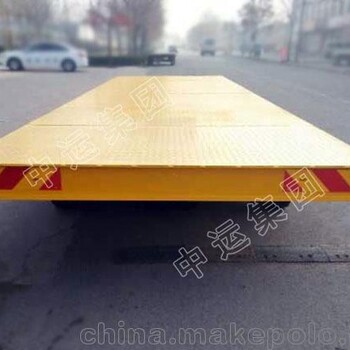 工業(yè)用尾板牽引平板拖車，轉(zhuǎn)向靈活，裝運(yùn)貨物方便快捷