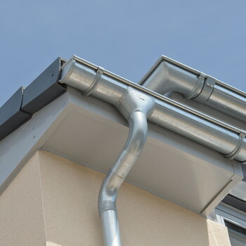 安徽黄山轻钢别墅屋面彩铝天沟K型落水系统你选择哪家的？