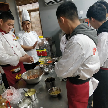 学做麻辣香锅技术，苏州麻辣香锅培训学校，麻辣香锅要学多久