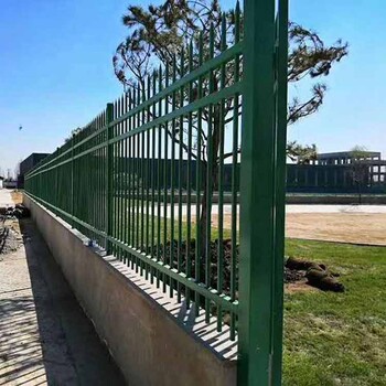 广州别墅铁艺栏杆厂家2米高镀锌方通烤漆围墙围栏价格喷塑可定制