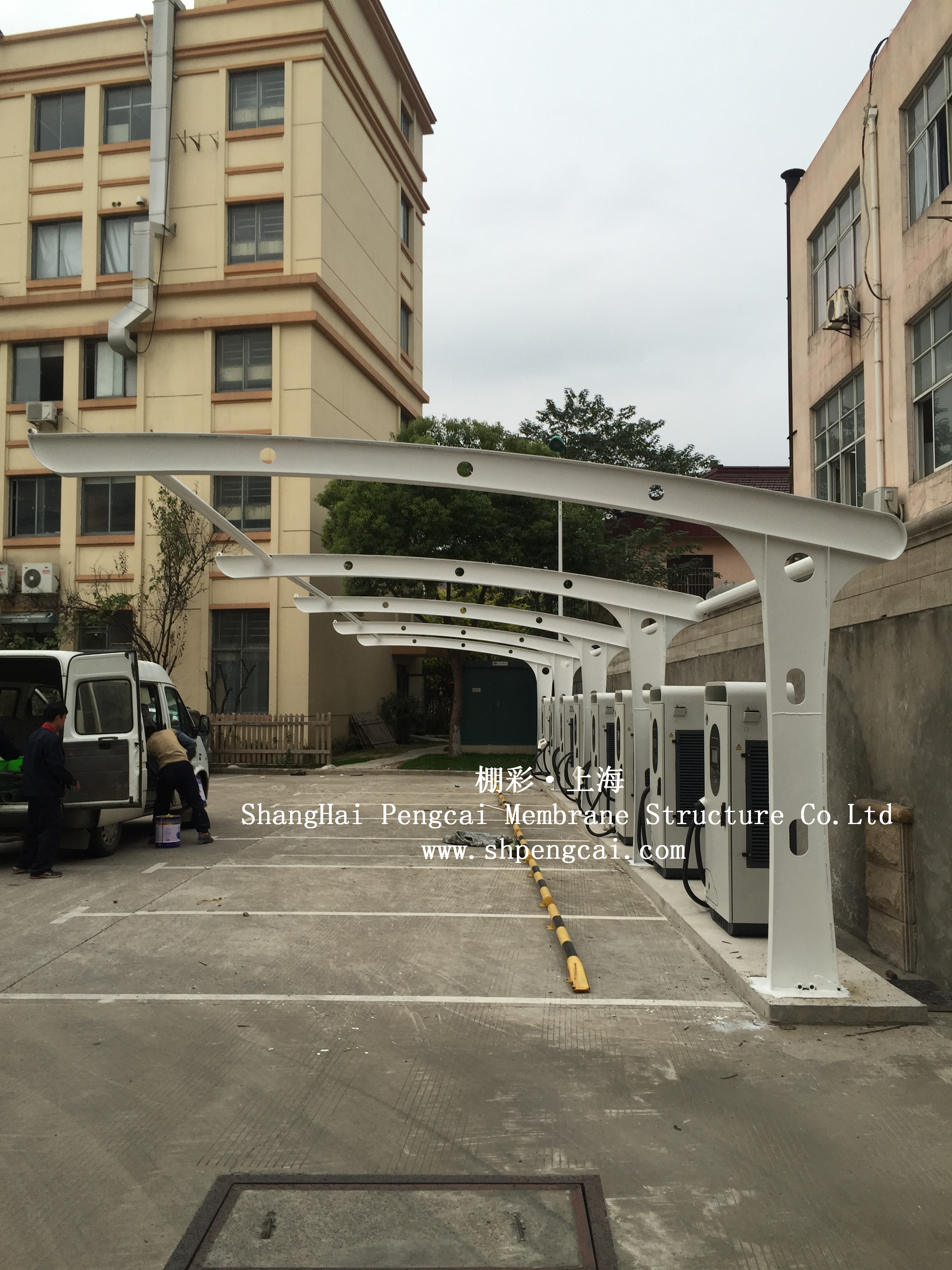 遮阳棚厂家雨棚公司小区车棚雨棚安装上海棚彩膜结构车棚