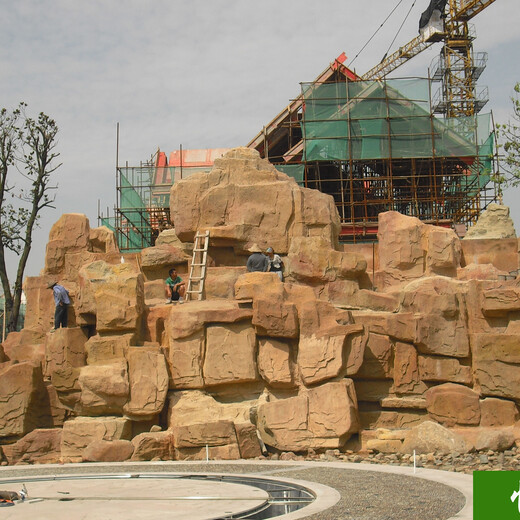 滁州环保恒美景观假山施工现场造型美观塑石仿木施工现场