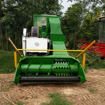 履带式玉米秸秆青贮机生产厂家牵引式皇竹草青储饲料回收机