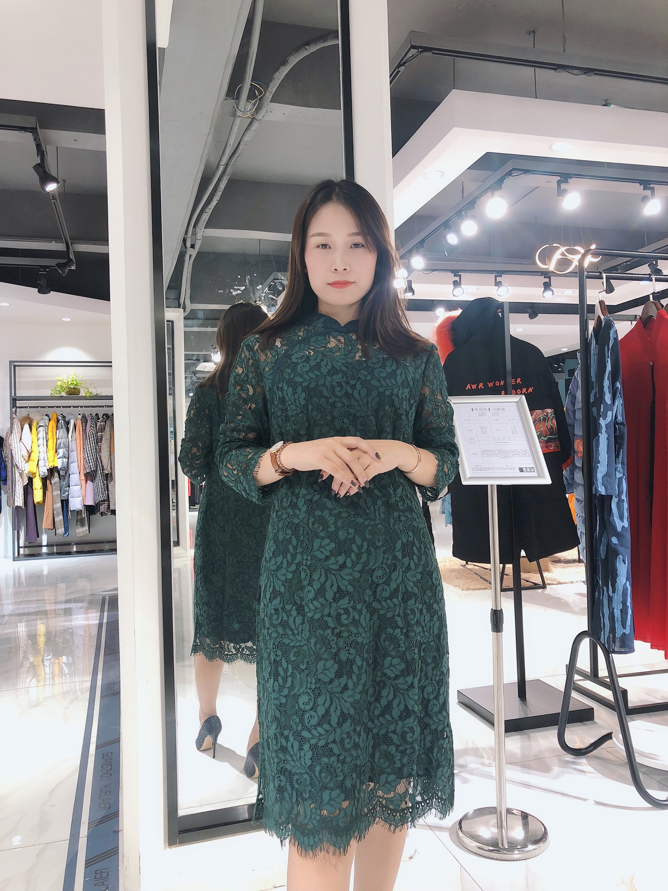 广州欧美风格女装梦莎奴品牌服饰货源批发