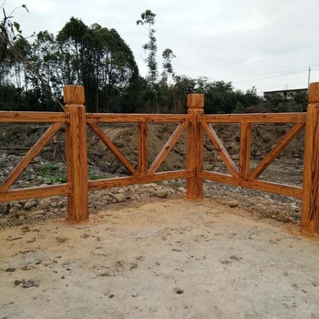 广州仿木栏杆厂家哪里有，仿木护栏多少钱一米。