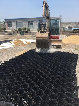 泰安厂家生态护坡土工格室河道治理护坡蜂巢土工格室耐腐蚀防止滑坡
