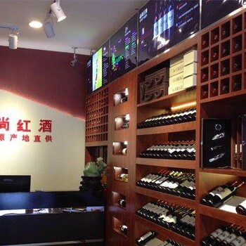 山东凌峰展柜厂定制：工程工装装修烤漆展柜，护墙板，家具