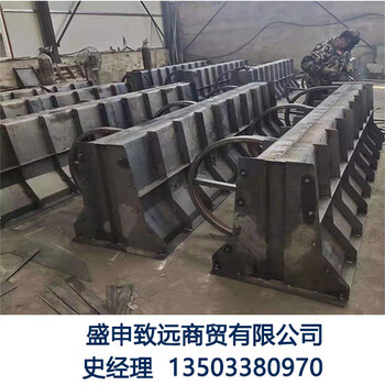 移动式隔离带模具制作交通隔离带模具生产厂家常规隔离墩模具