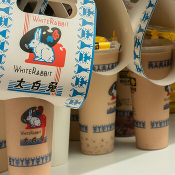 新开的大白兔奶茶加盟店如何吸引顾客？