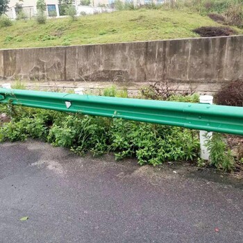 青海海北护栏锌钢交通安全型护栏板隔离栅厂家