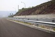 青海玉树高速公路防撞护栏三波波形护栏板公路县乡村道路护栏板厂家直销