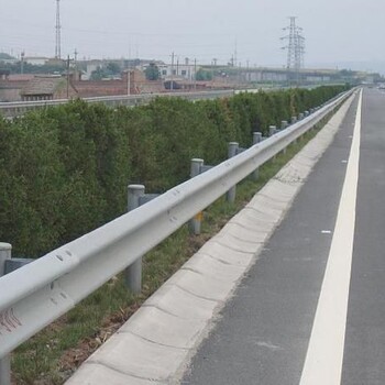 甘南夏河防撞护栏波形护栏热镀锌防撞乡村道路板施工队