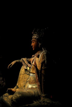 欣赏清代藏传”铜鎏金“佛像，与平常所见的佛像大有不同！