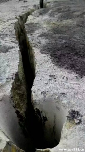 河南洛阳水库挖掘岩石劈裂机产地