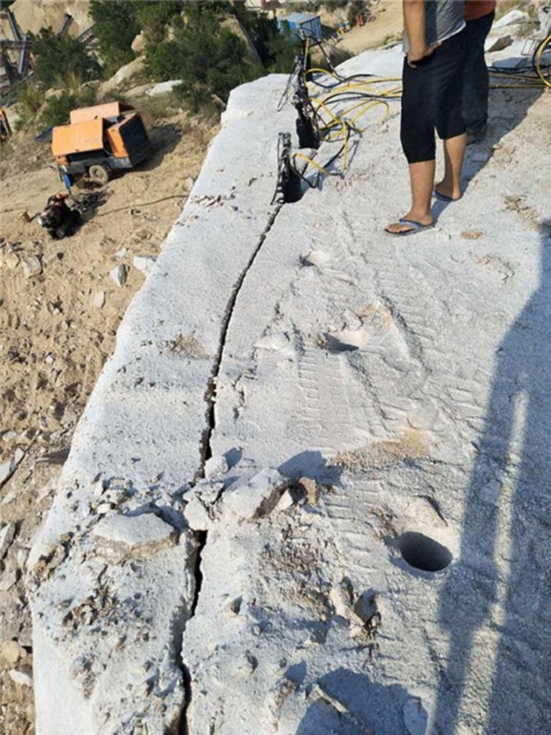 黑龙江哈尔滨地基改造岩石开挖破裂机山西中德科工