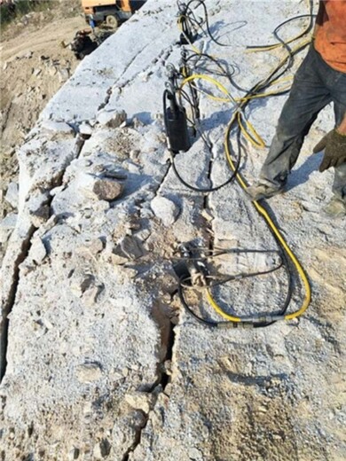 新疆巴音郭楞采石岩石开挖用岩石开裂机质量