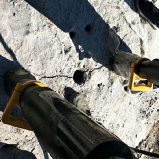 湖北鄂州静爆岩石设备液压分裂棒现货价格
