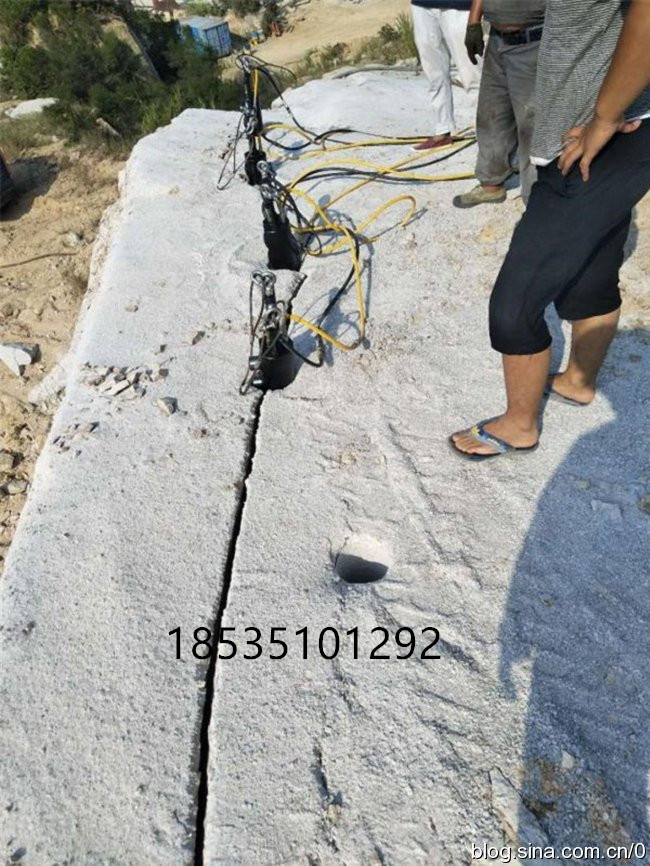 广西壮族自治北海挖沟碰到岩石便携式劈裂机