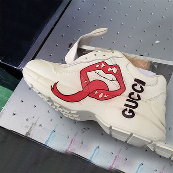 Gucci成品鞋面打印机直接喷彩色图案机器鞋子LOGO打印机厂家