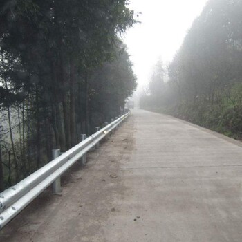海南省琼海市波形护栏生产厂家，高速护栏，乡村护栏