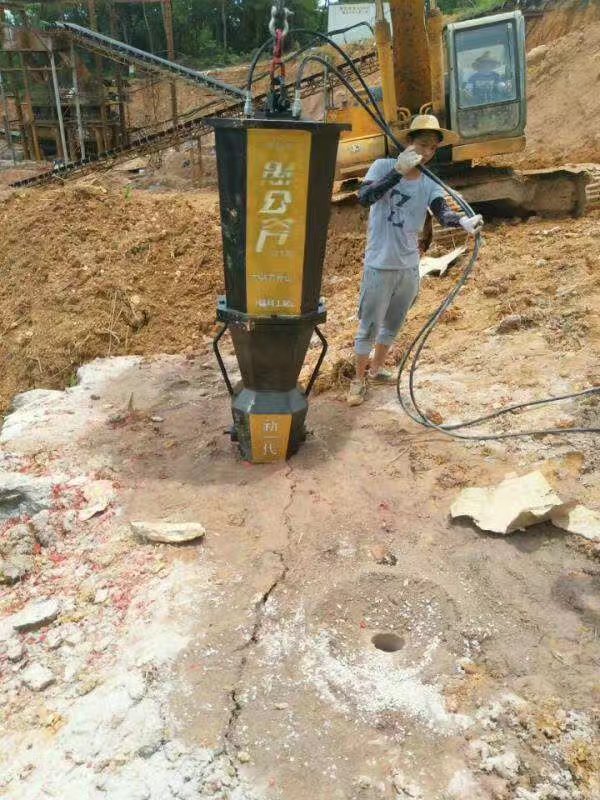 房地產(chǎn)巖石基坑開挖破碎劈裂機(jī)