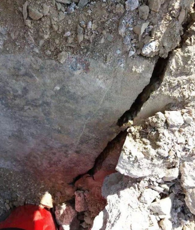 克拉玛依岩石开采施工团厂家愚公斧
