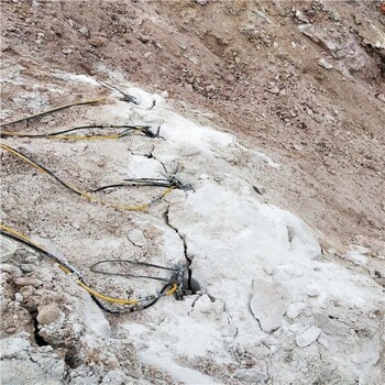咨询：娄底市矿山开采石场比破碎锤锤快的采石设备