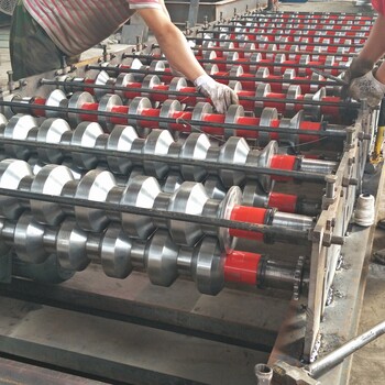 浙江750横挂板设备供应压瓦机设备彩钢压瓦机成型机价格