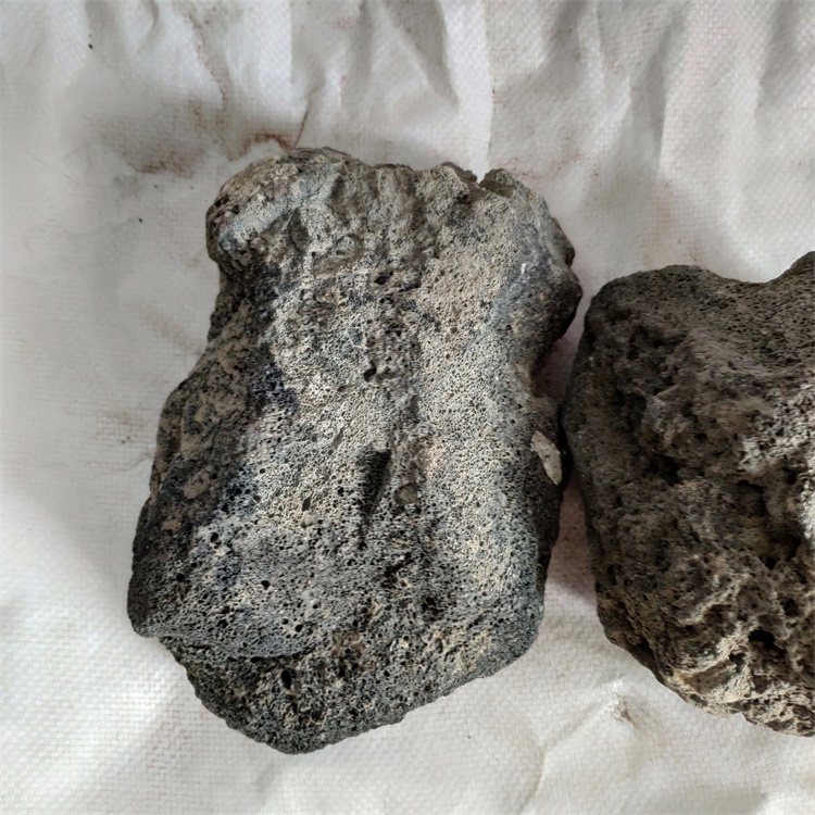 滄州假山石黑色火山石生產(chǎn)廠家