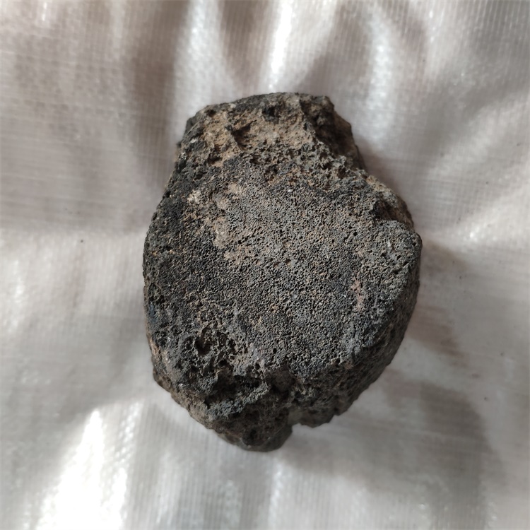 三門峽超大塊火山石黑色火山石價格